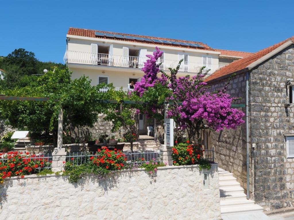 Apartments & Room Eva Slano Exterior photo